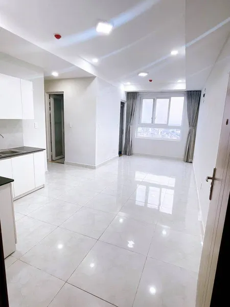 chính chủ bán nhanh căn hộ quận 8 ngay chân cầu Nguyễn Tri Phương 62m 2pn giá 2 tỷ 750